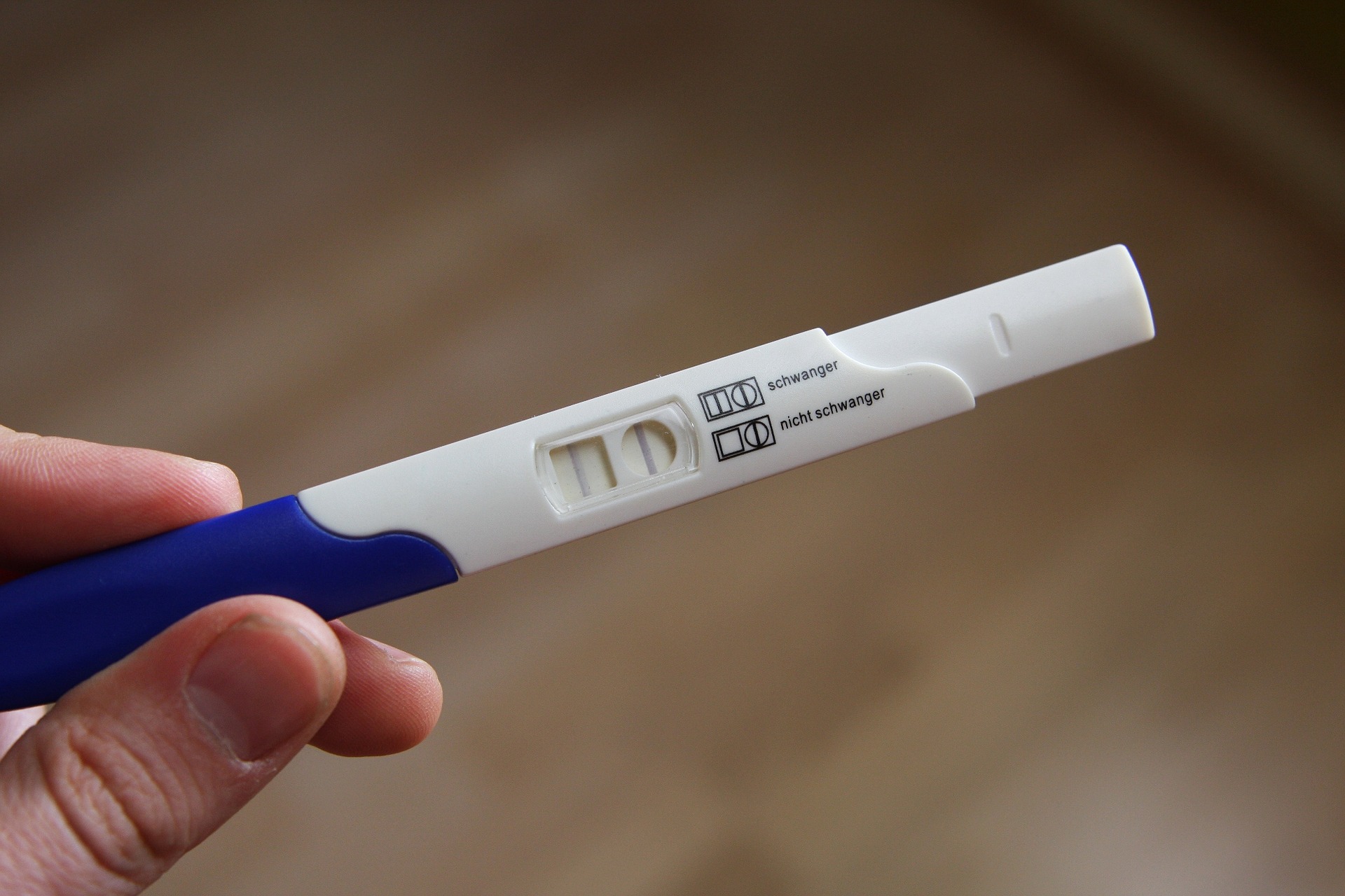 Czy można wykonać test ciążowy w nocy?