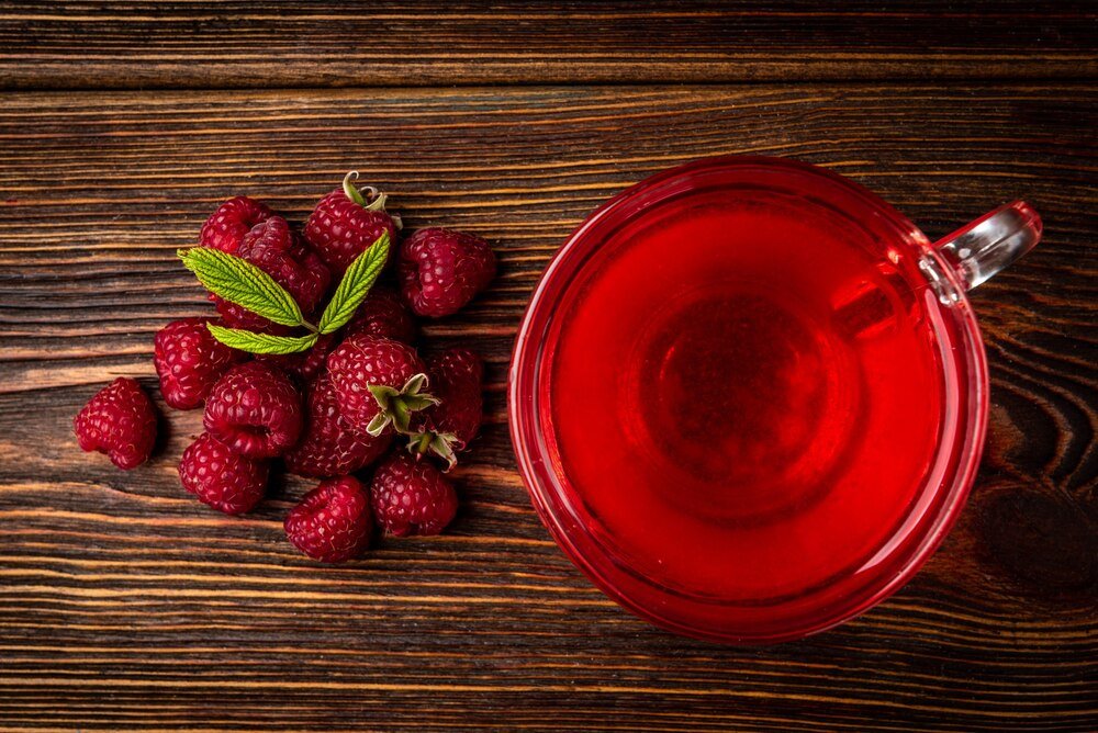 Herbata z liści malin w ciąży – właściwości i korzyści