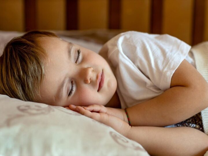 Domowe sposoby na moczenie nocne u dzieci – co naprawdę pomaga?