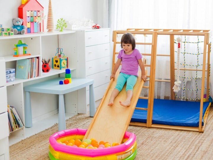 Domowy plac zabaw – jak go bezpiecznie zorganizować?