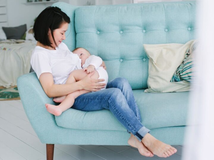 Jak wybrać idealny fotel do karmienia piersią