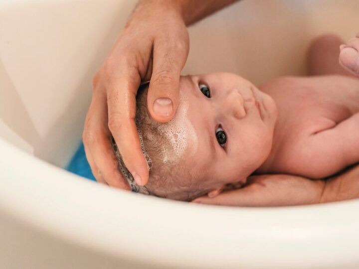 Jak wybrać najlepszą wanienkę dla noworodka? Przewodnik po rodzajach i funkcjonalności