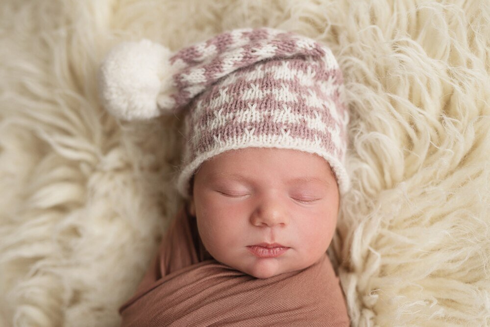Jaki rozmiar czapki dla noworodka na zimę – poradnik dla rodziców