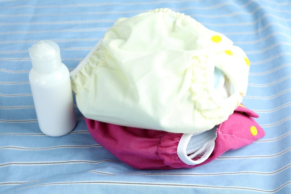 Kosz na pieluchy – jak wybrać najlepszy dla Twojego dziecka?