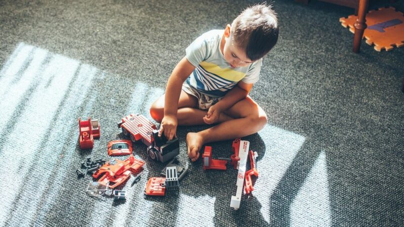 Kreatywne zabawki dla 8 latka – nauka przez zabawę