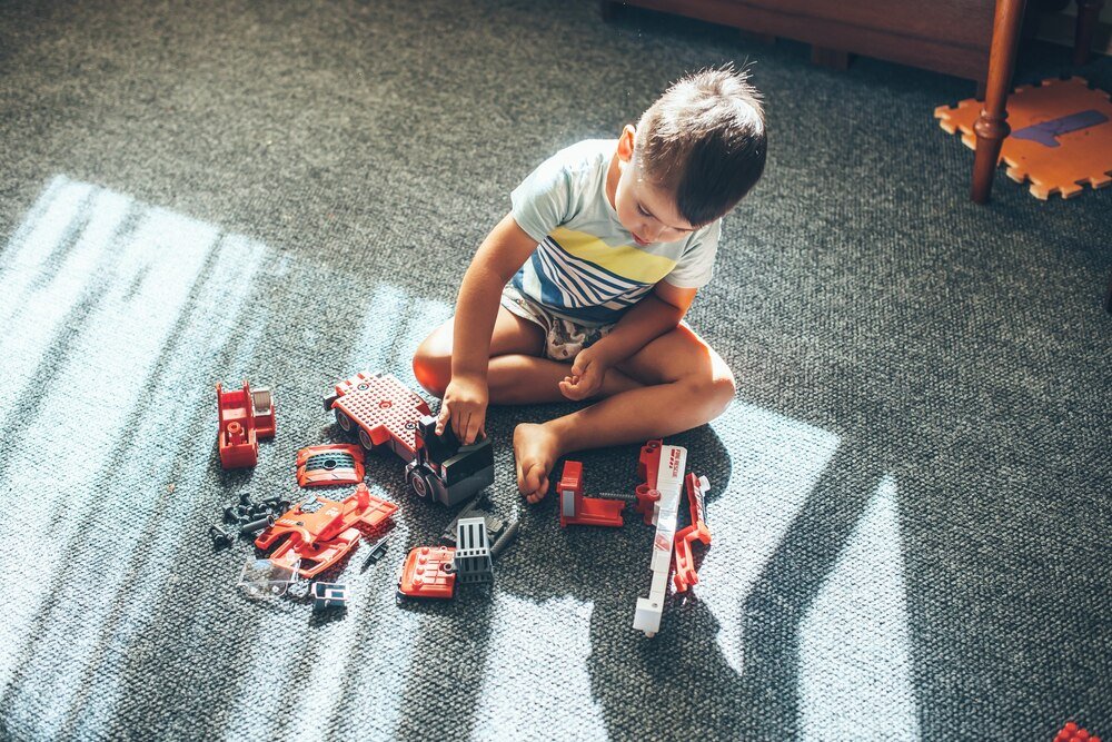 Kreatywne zabawki dla 8 latka – nauka przez zabawę