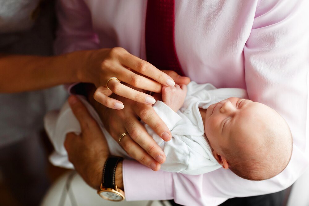 Niedotlenienie okołoporodowe: objawy, skutki i wsparcie w rozwoju dziecka