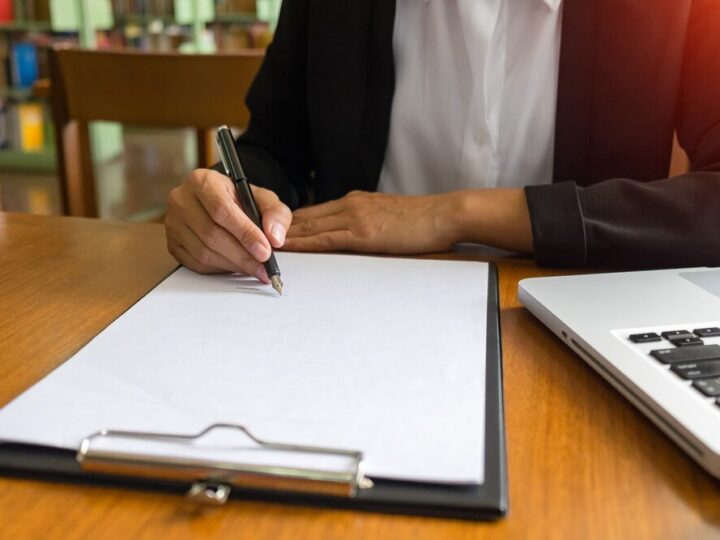 Pozew o alimenty po ukończeniu 18 lat – jak go napisać?