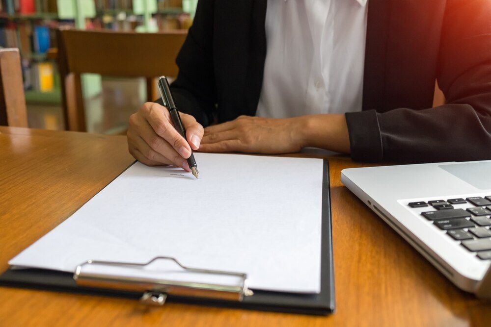 Pozew o alimenty po ukończeniu 18 lat – jak go napisać?