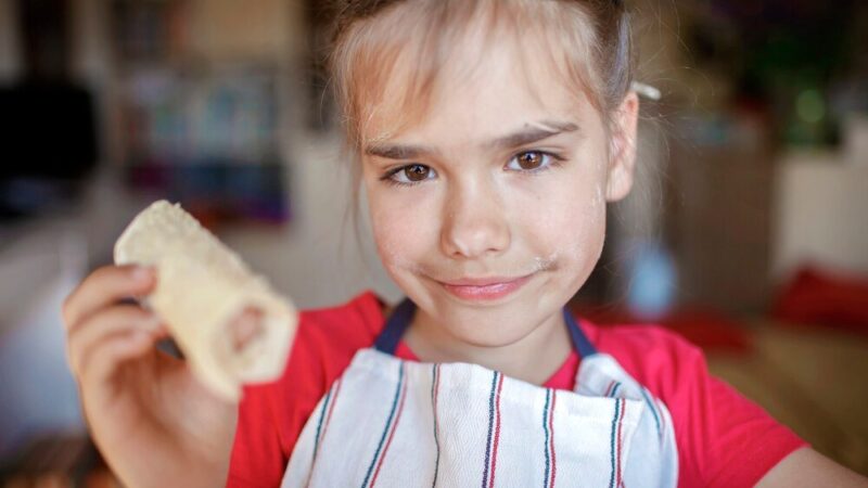 Ser żółty w diecie dziecka: od kiedy można podawać?