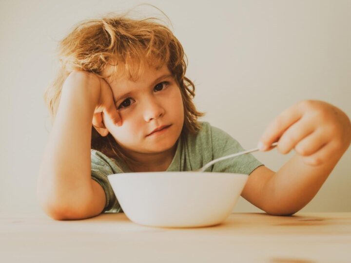 Wybiórczość pokarmowa u dzieci: jak rozpoznać i radzić sobie z problemem