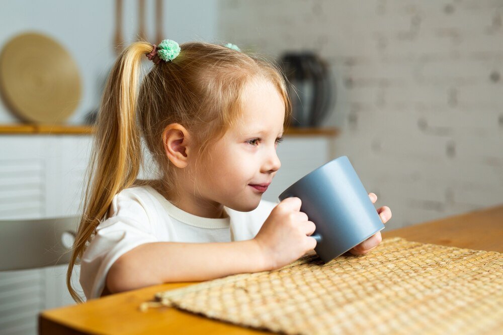 Wybór kubka do nauki picia dla dziecka – na co zwrócić uwagę?