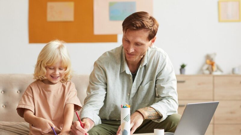 Czy ojciec płacący alimenty ma prawo wglądu do wydatków dziecka?