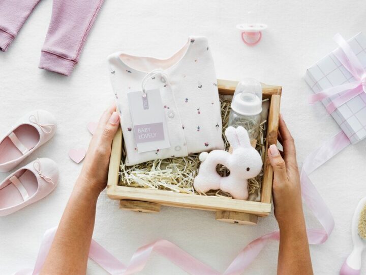 Darmowe paczki powitalne dla noworodków – co zawierają i jak je zdobyć?