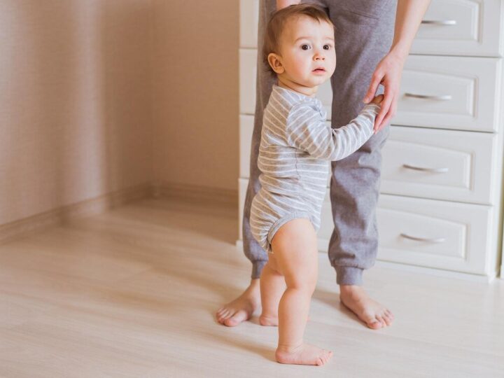 Kiedy dziecko zaczyna chodzić – etapy rozwoju i sygnały