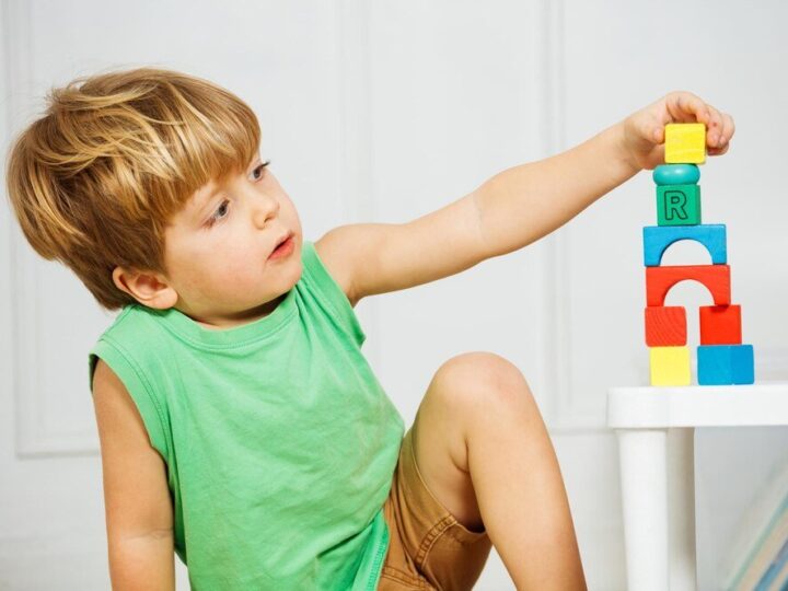 Klocki dla 3 latka – jakie zestawy wybrać na start?