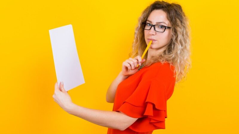 Liśćmi czy liściami – która forma jest poprawna?