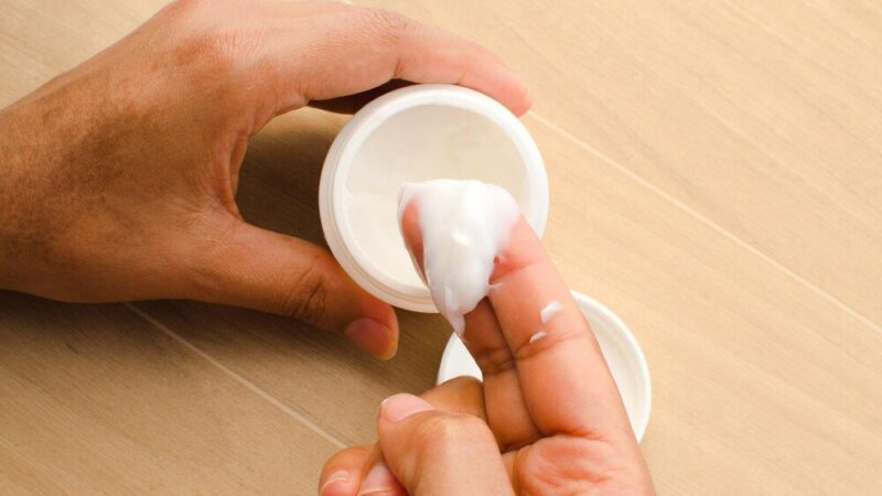 Maść na odparzenia pieluszkowe – jak skutecznie chronić skórę?