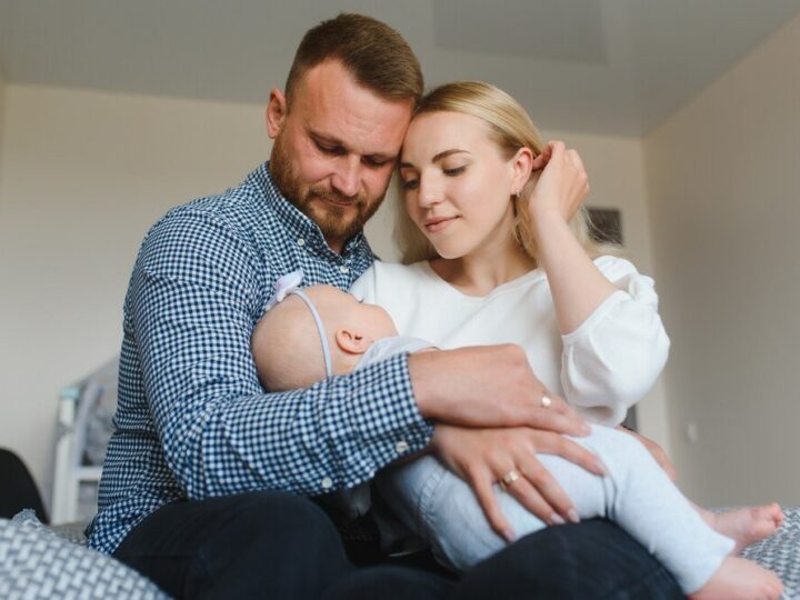 Noworodek nie przybiera na wadze – przyczyny i zalecane działania