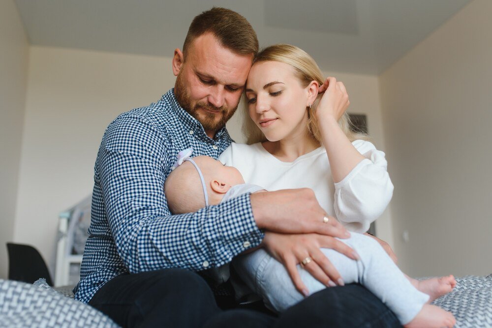 Noworodek nie przybiera na wadze – przyczyny i zalecane działania