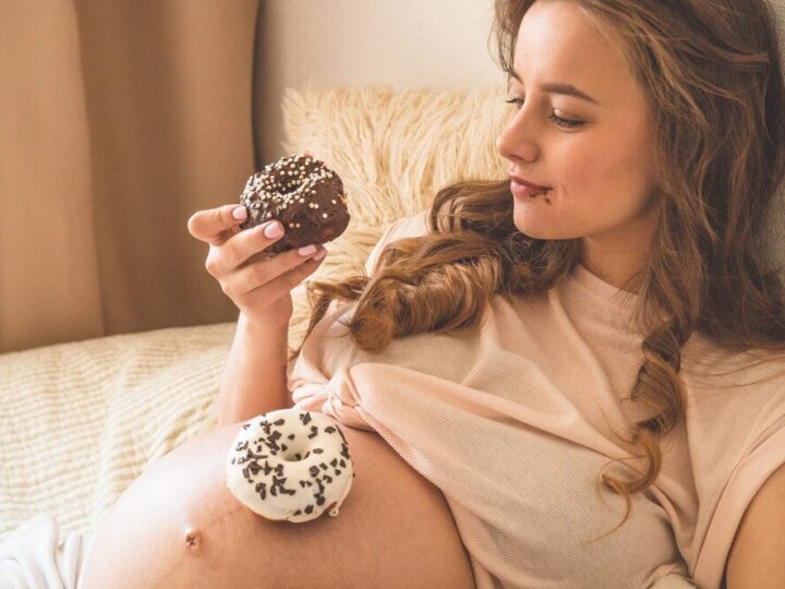 Ochota na słodkie w ciąży – co oznacza i jak sobie radzić?