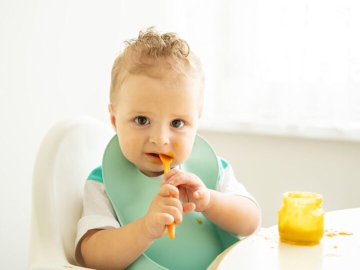 Od kiedy rozszerzać dietę niemowlaka – aktualne zalecenia