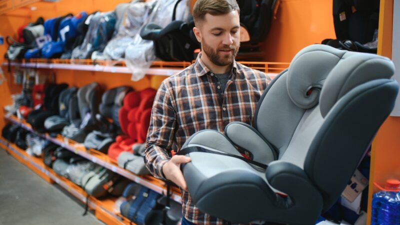 Nowy sklep z fotelikami na rynku: 50% dochodów na cele charytatywne!