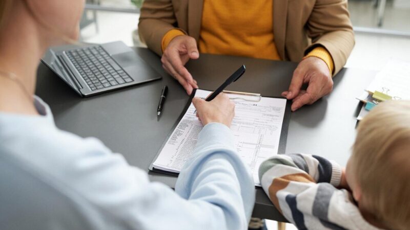 Zgoda na wyjazd dziecka za granicę – wzór polsko-angielski do pobrania